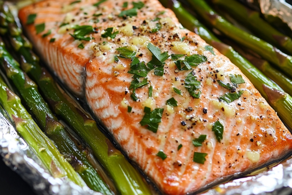 Baked Salmon and Asparagus Foil Packs