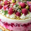 Heavenly Delight: Irresistible Raspberry-Pistachio Cake Recipe